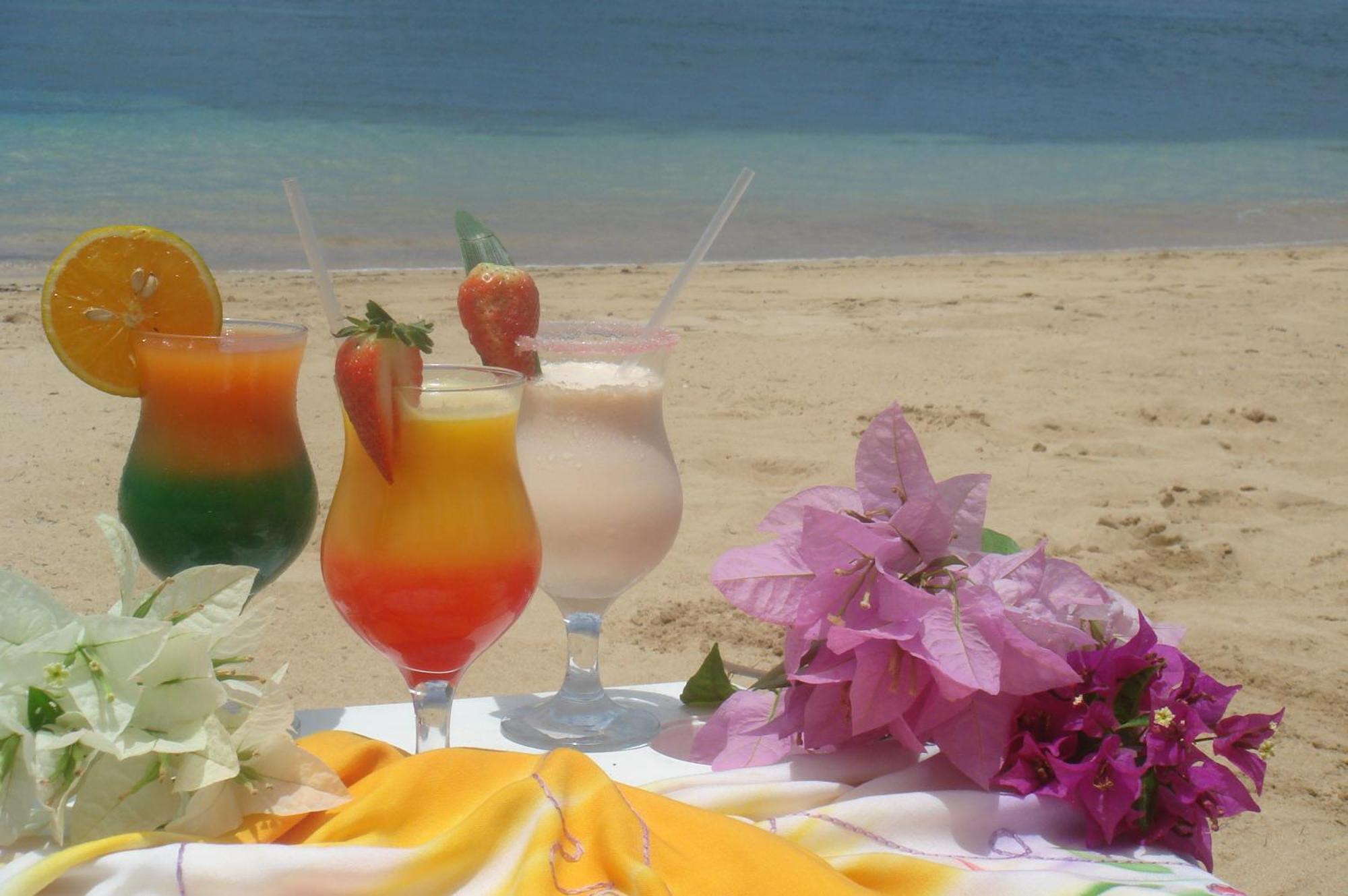 Hotel Playa Colibri Лас Теренас Екстериор снимка