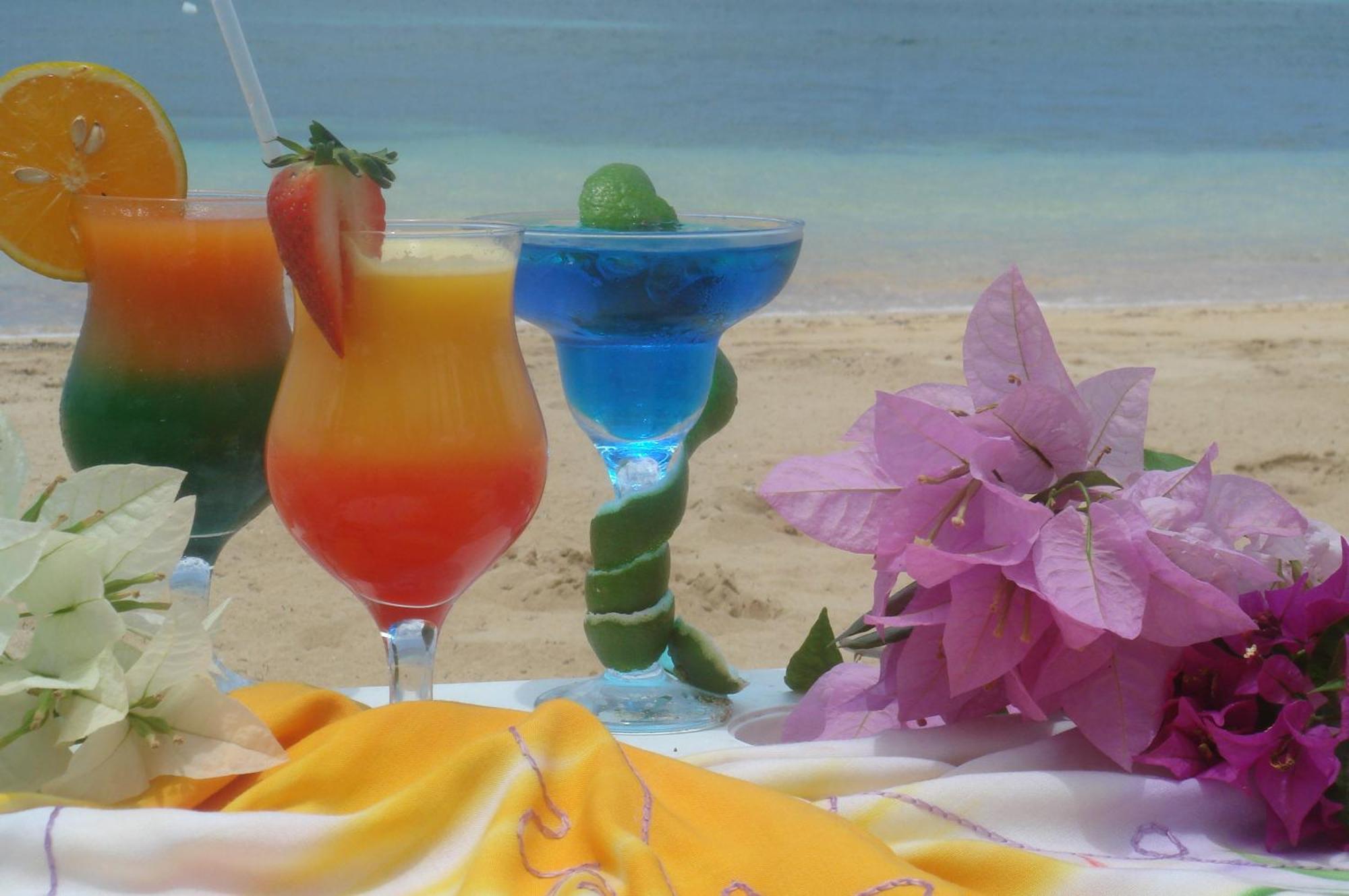 Hotel Playa Colibri Лас Теренас Екстериор снимка